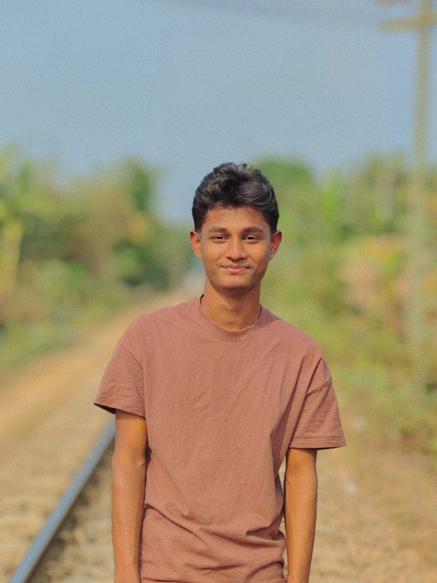 এডিট করার আগের ছবি — খোলা রাস্তায় সাধারণ ছবি